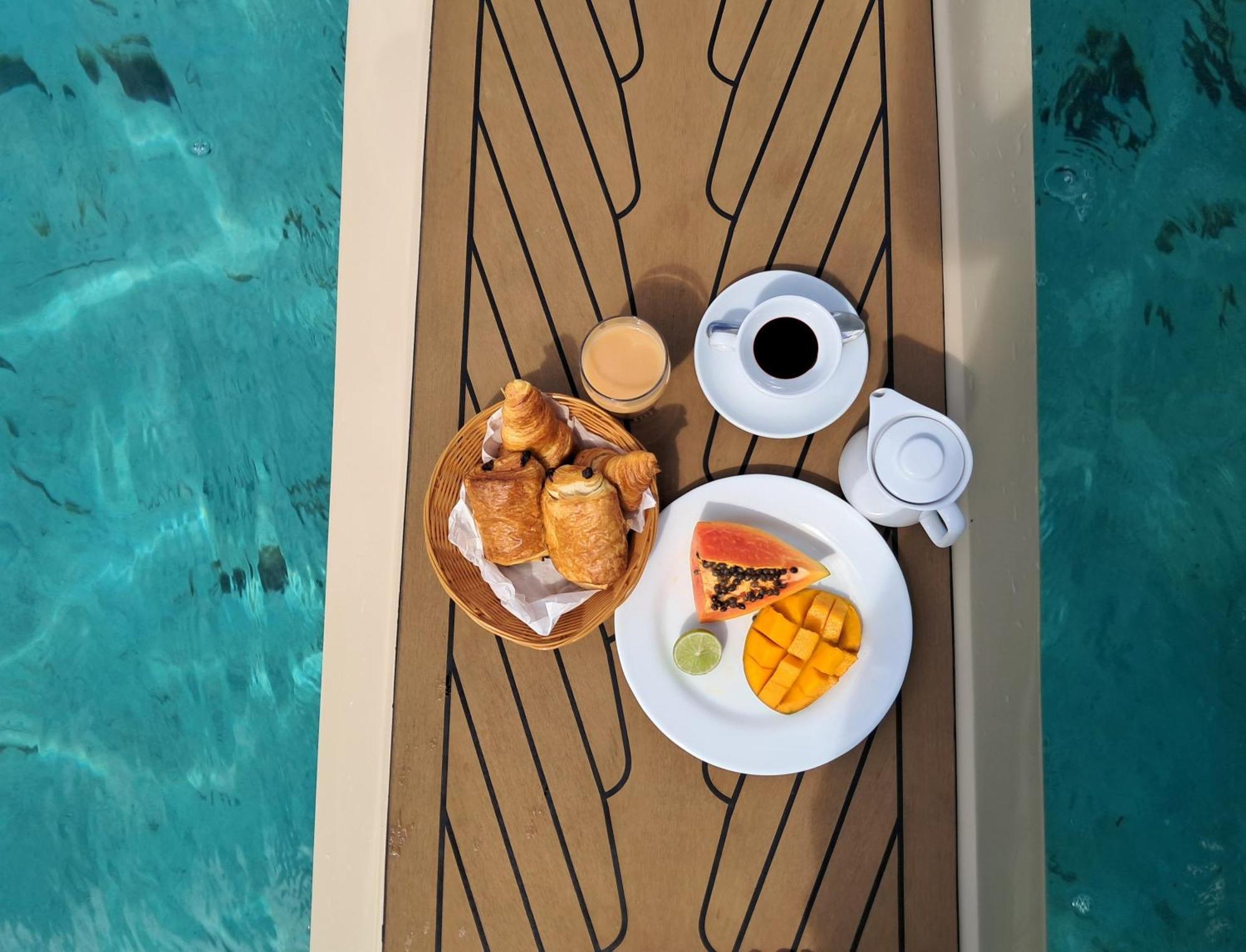 Moorea Beach Lodge Bagian luar foto